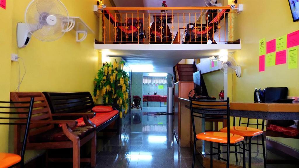 Home Hug Hostel (Adults Only) Μπανγκόκ Εξωτερικό φωτογραφία