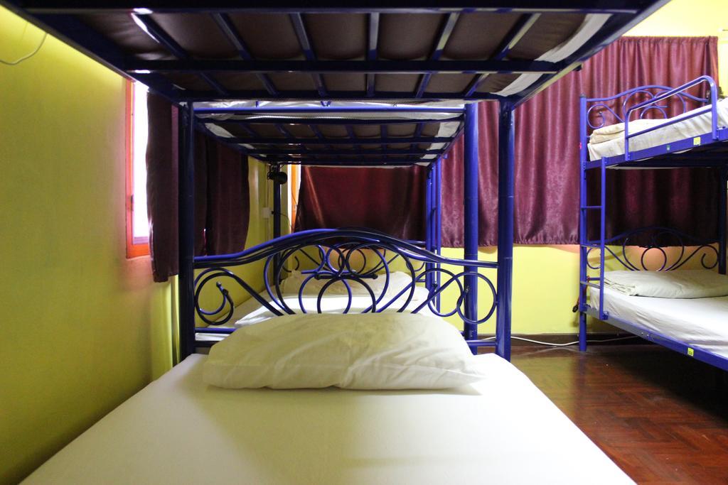 Home Hug Hostel (Adults Only) Μπανγκόκ Εξωτερικό φωτογραφία